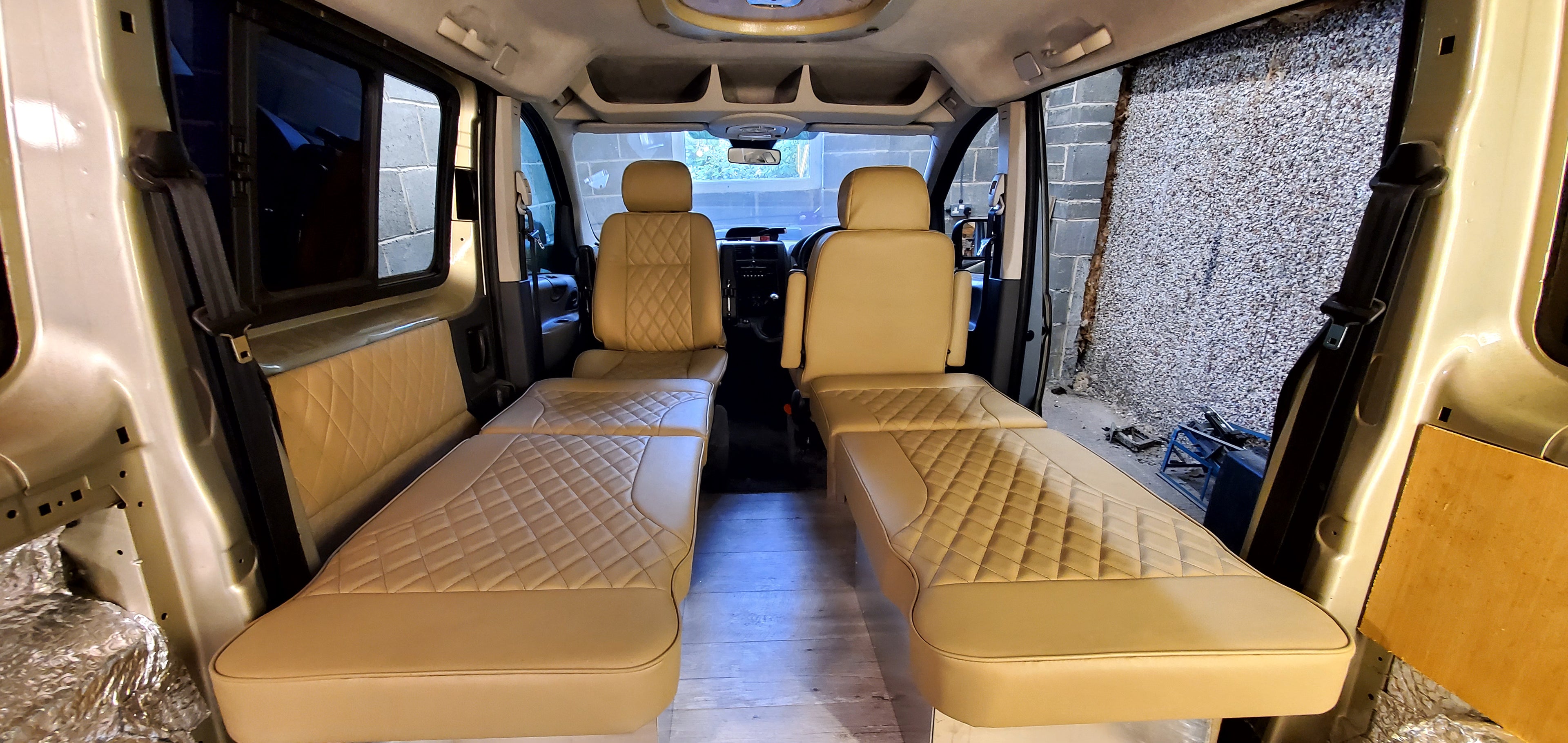 DSS2 Day Van - Single Van Bed Seat (connects to front van seats)